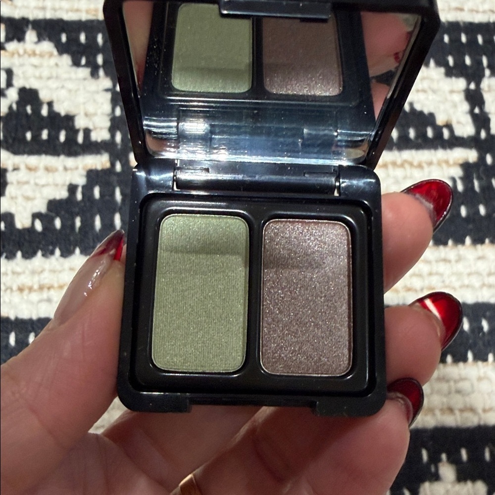 Japonesque Velvet Touch Eye Shadow Duo